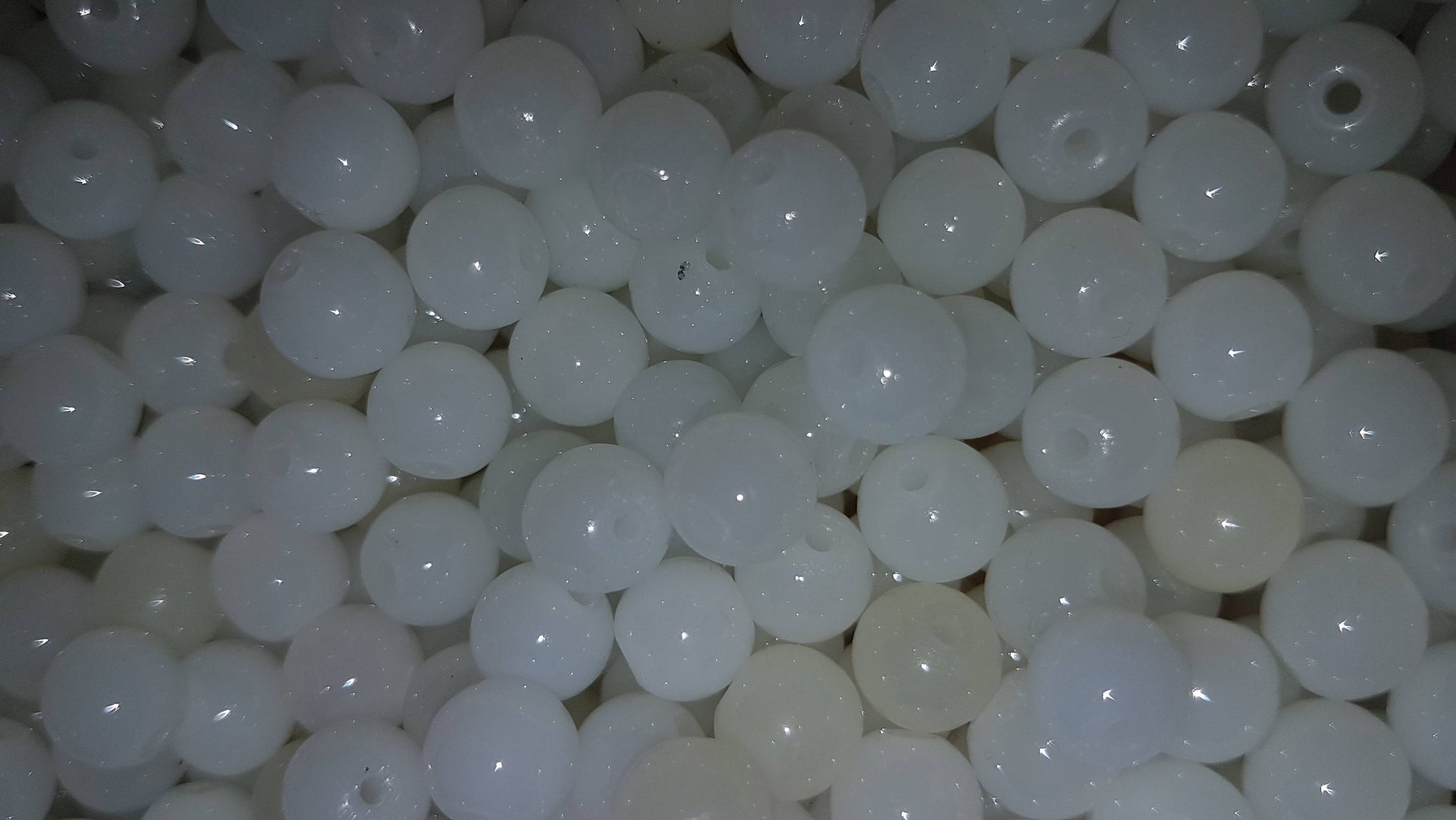Dennetts, Floating Beads, 10mm