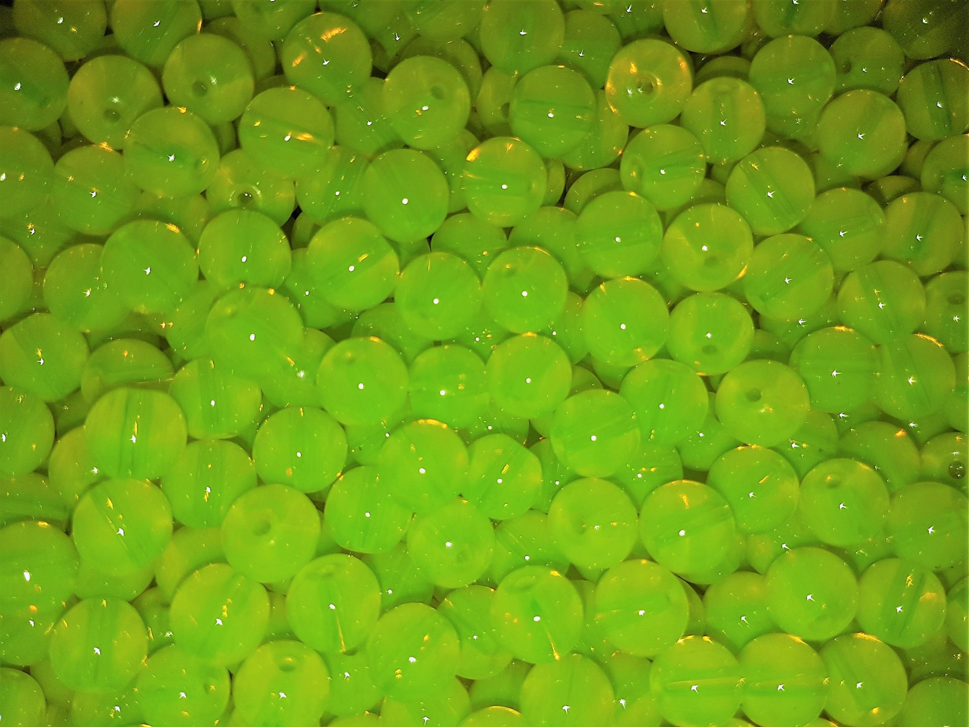 6mm Glass Beads 6mm / 253 Atomic Chartreuse